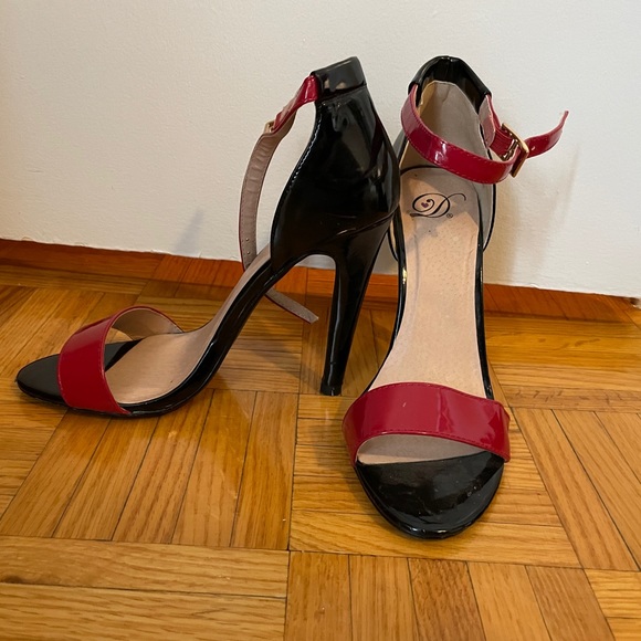 Heels Sandals - Size 7 - Picture 2 of 3